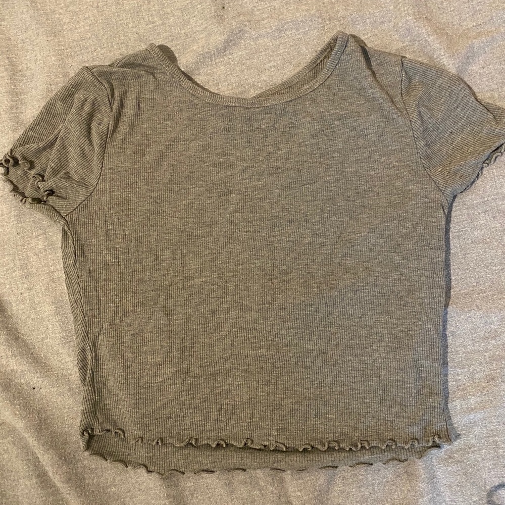 plain grey t shirt